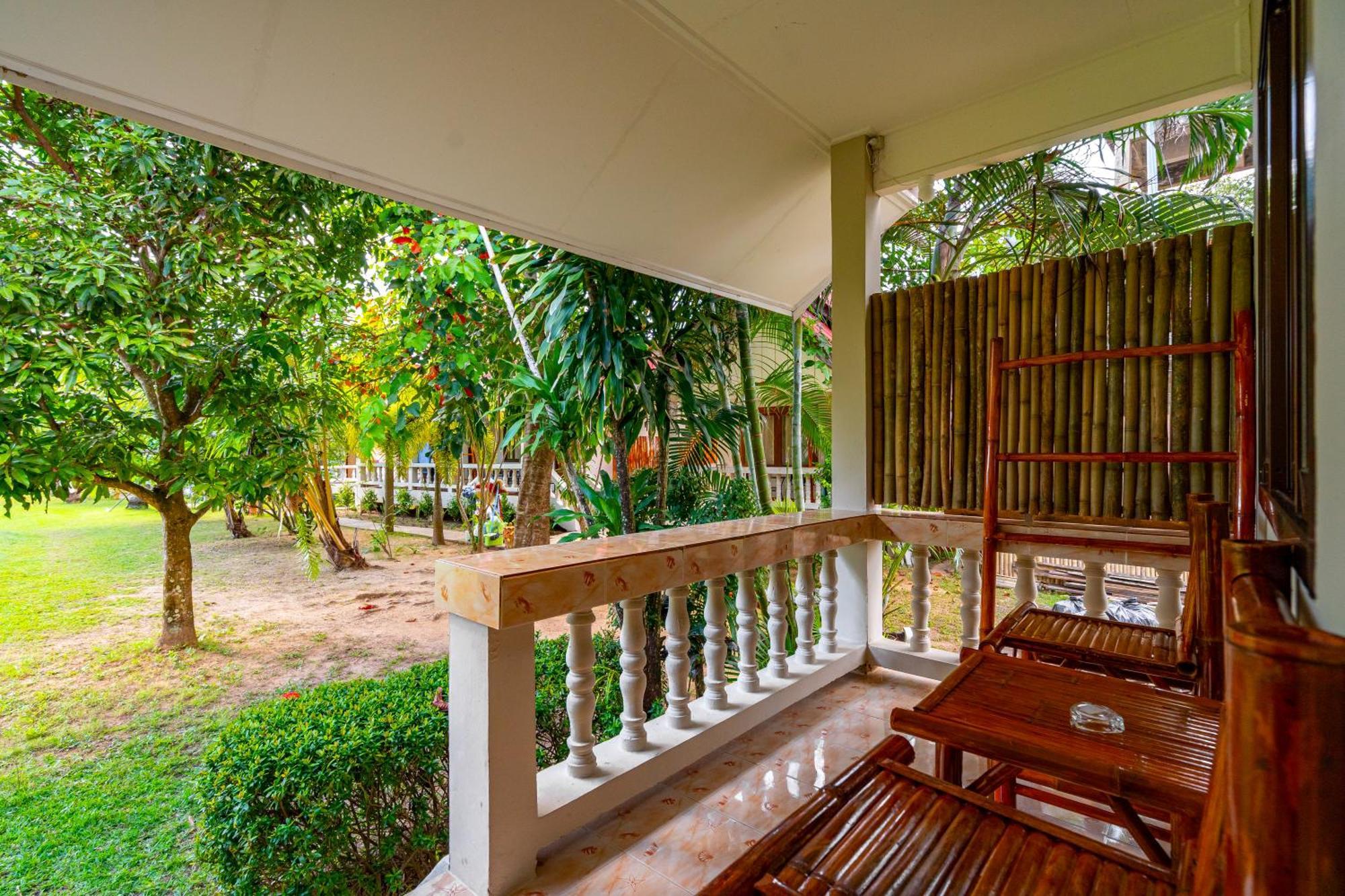 Lanta Beachfront Resort Ко-Ланта Экстерьер фото