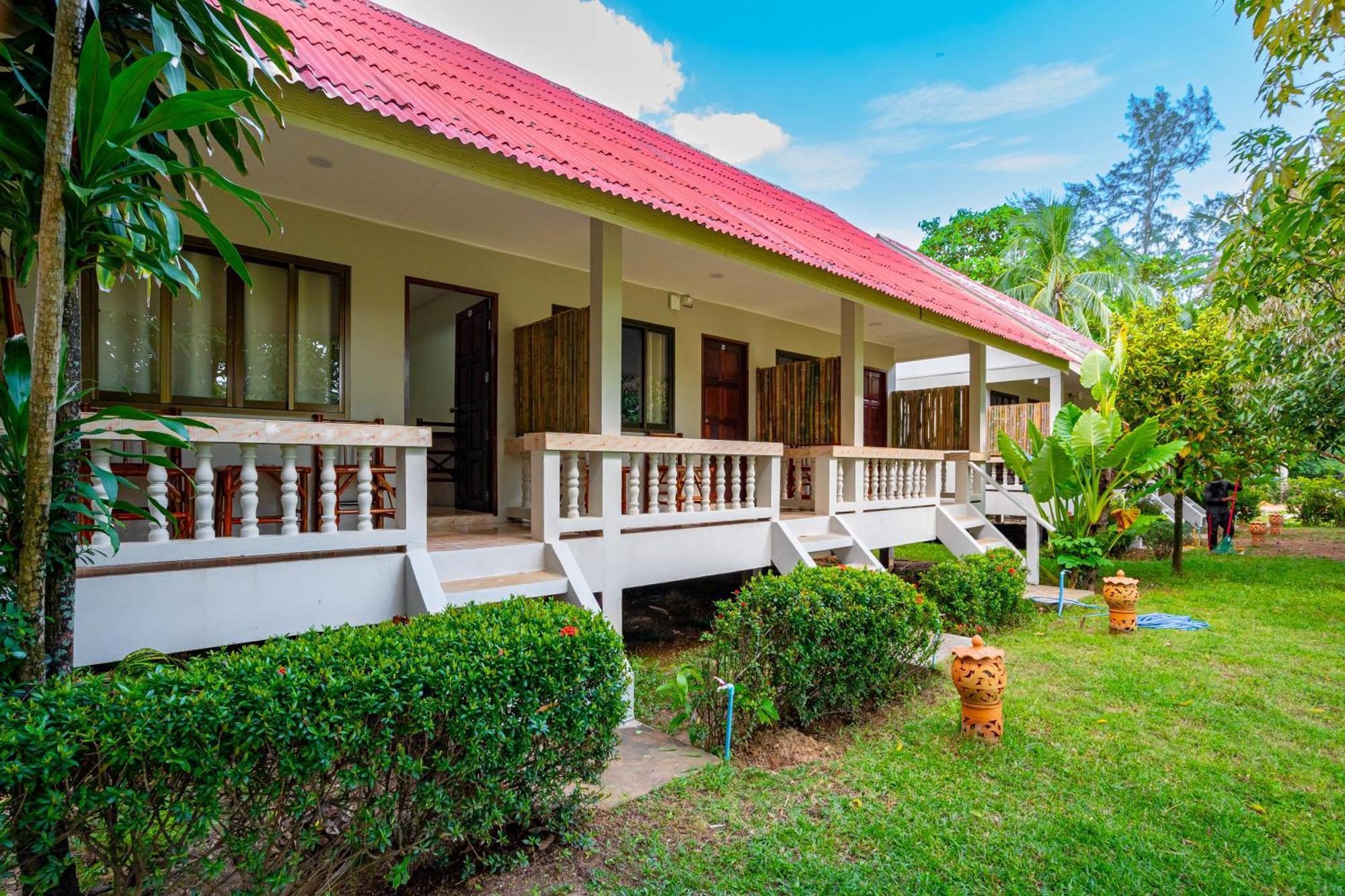 Lanta Beachfront Resort Ко-Ланта Экстерьер фото