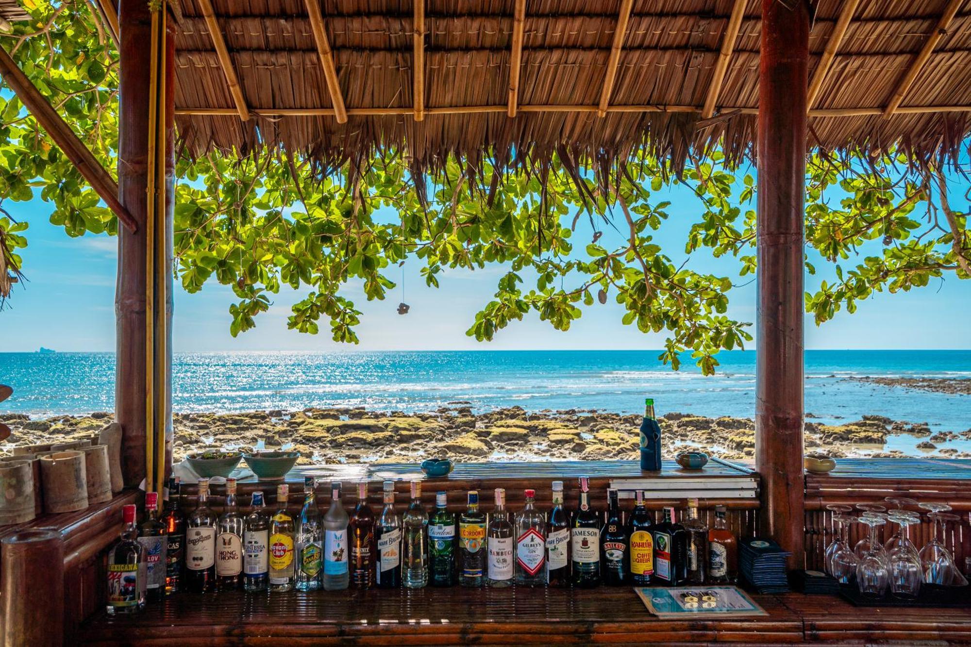Lanta Beachfront Resort Ко-Ланта Экстерьер фото