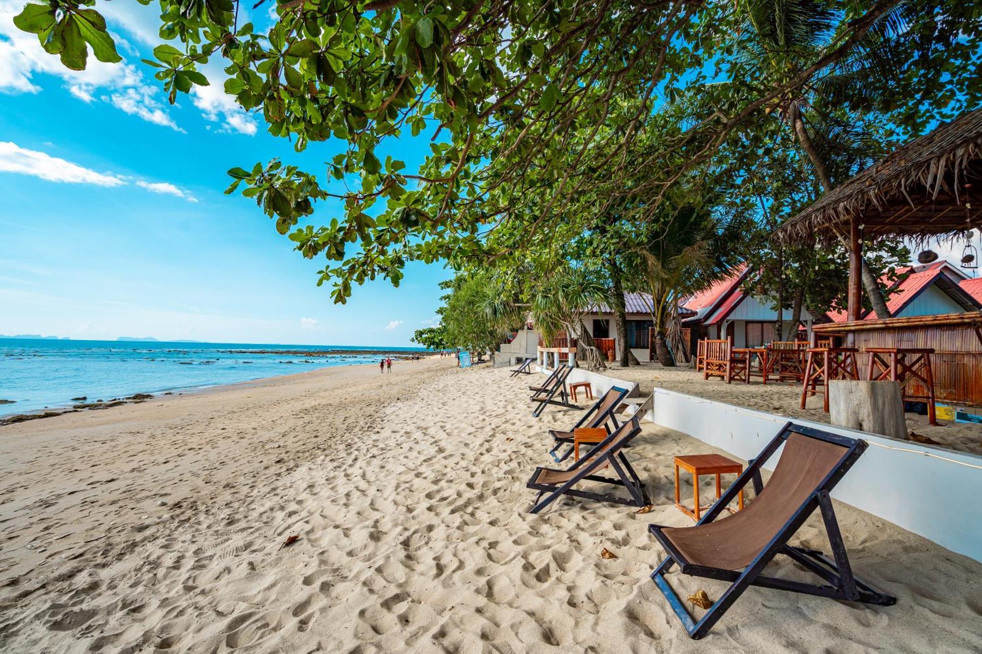 Lanta Beachfront Resort Ко-Ланта Экстерьер фото