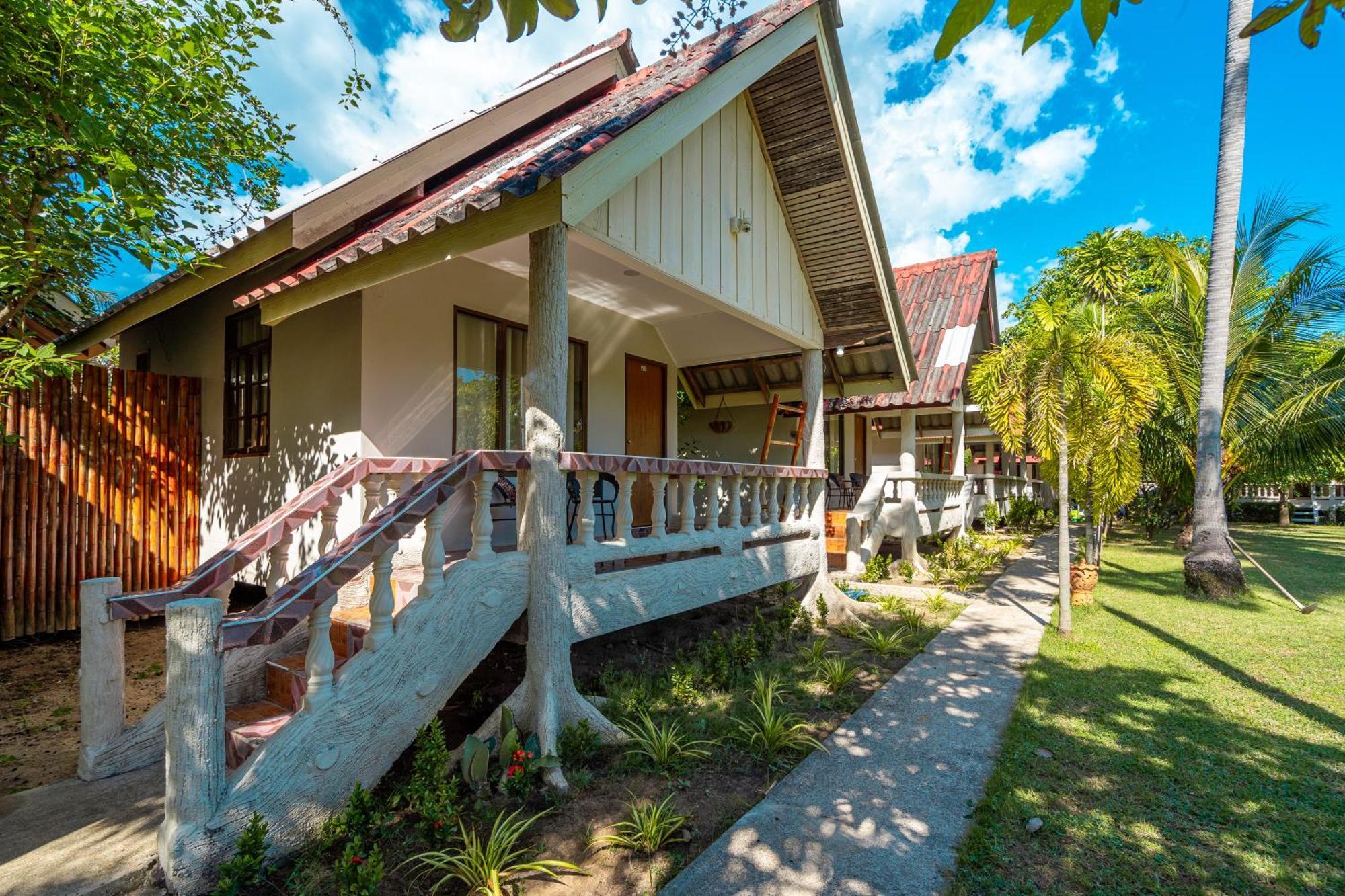 Lanta Beachfront Resort Ко-Ланта Экстерьер фото