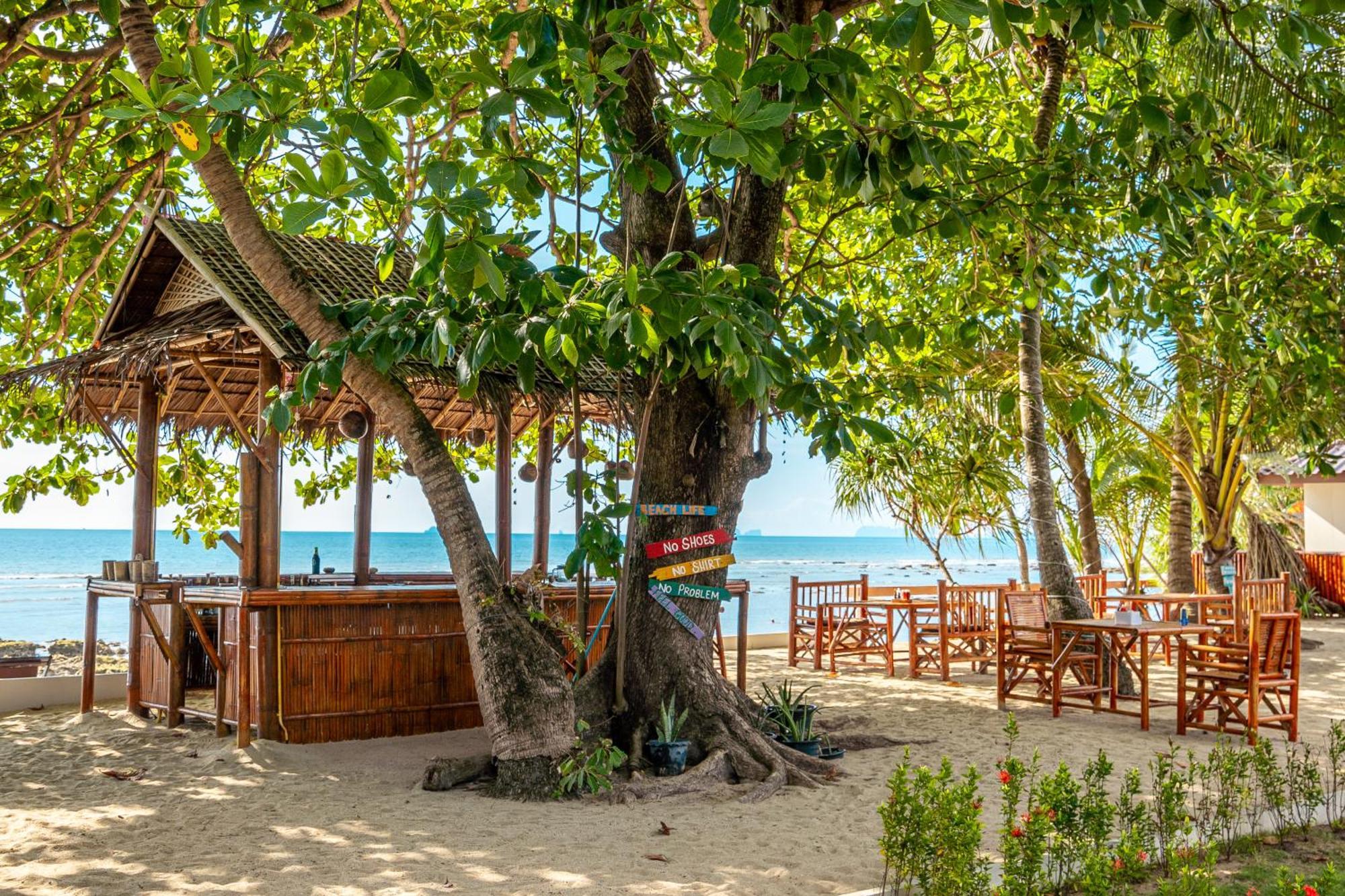 Lanta Beachfront Resort Ко-Ланта Экстерьер фото